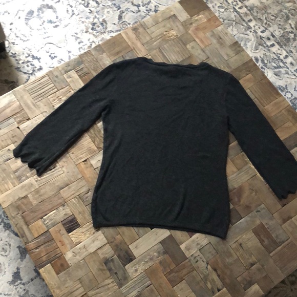 🆕Philosophy Gray scalloped sweater. Size S - Picture 10 of 13